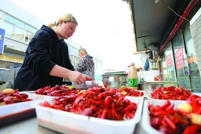 萬人共饗龍蝦宴，一料入魂味無疆